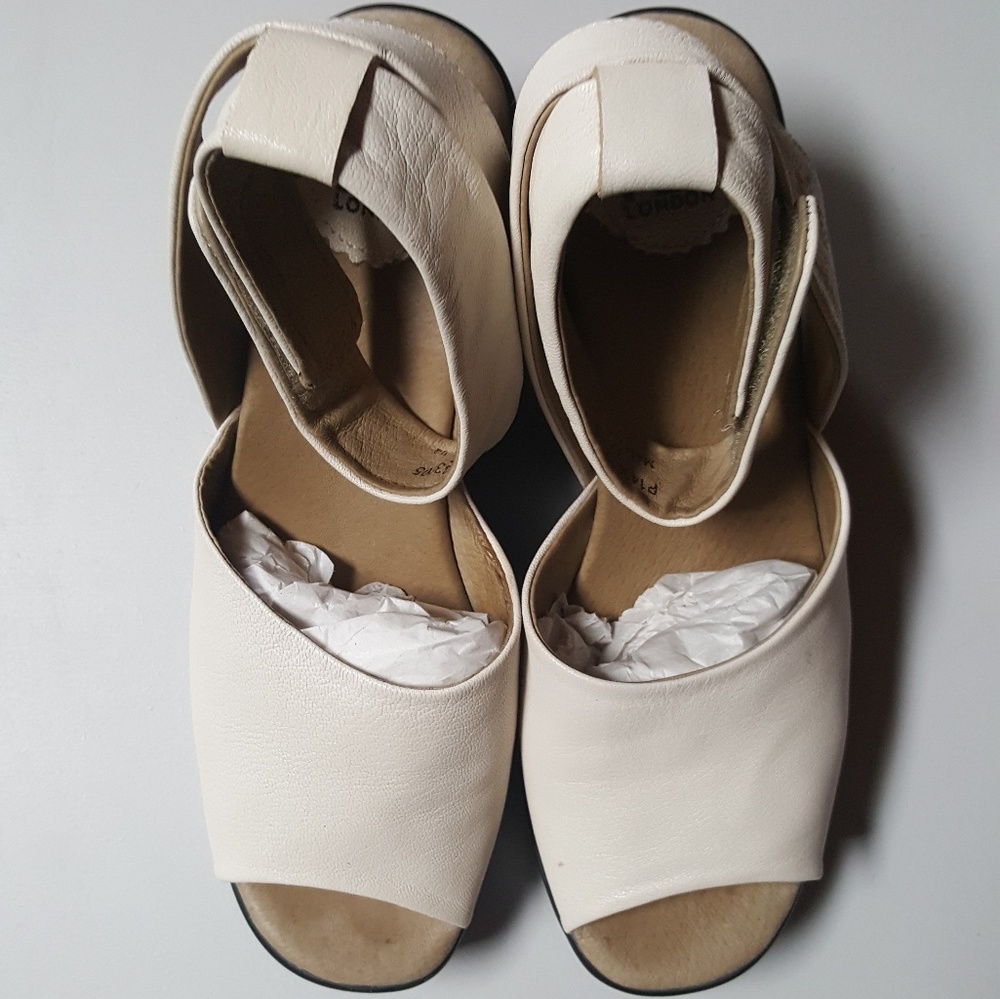 Fly London Hert Sandal